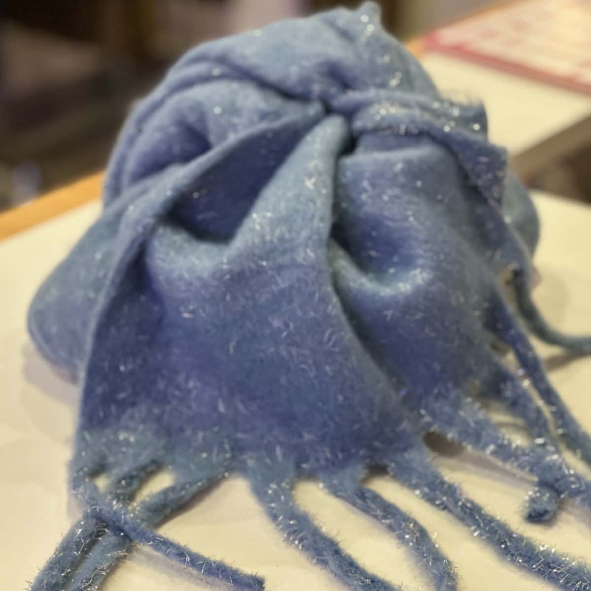 Echarpe bleu glacial liseré argent