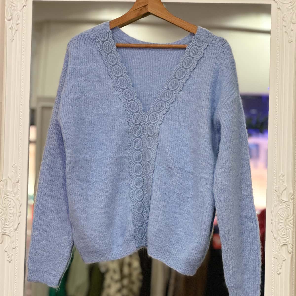 Pull bleu dentelle