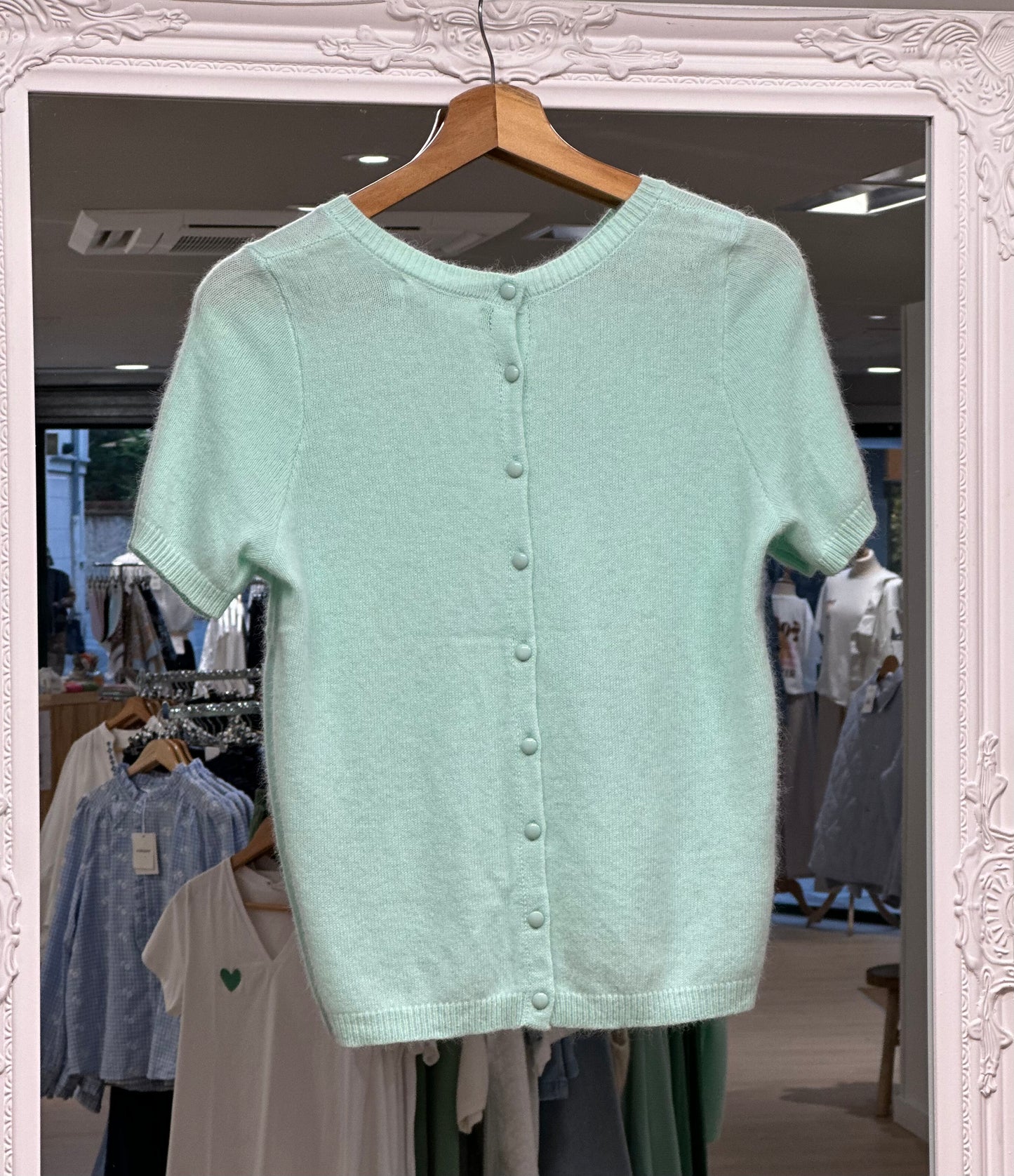 pull menthe à l'eau boutons E26