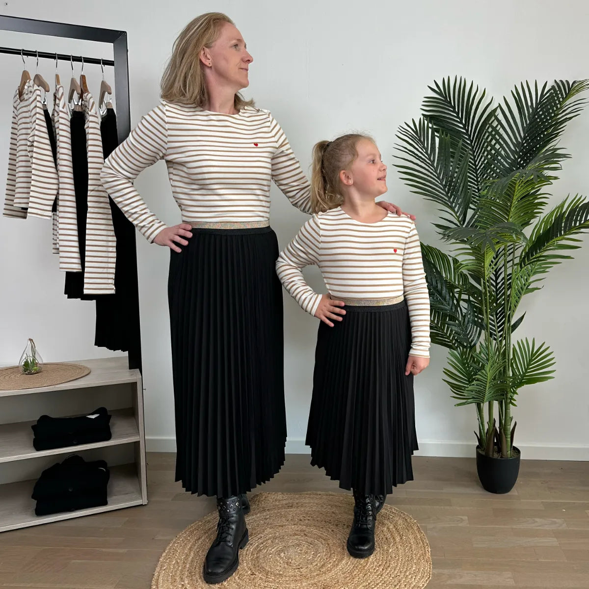 Jupe "plissée" marine à ceinture pailletée femme