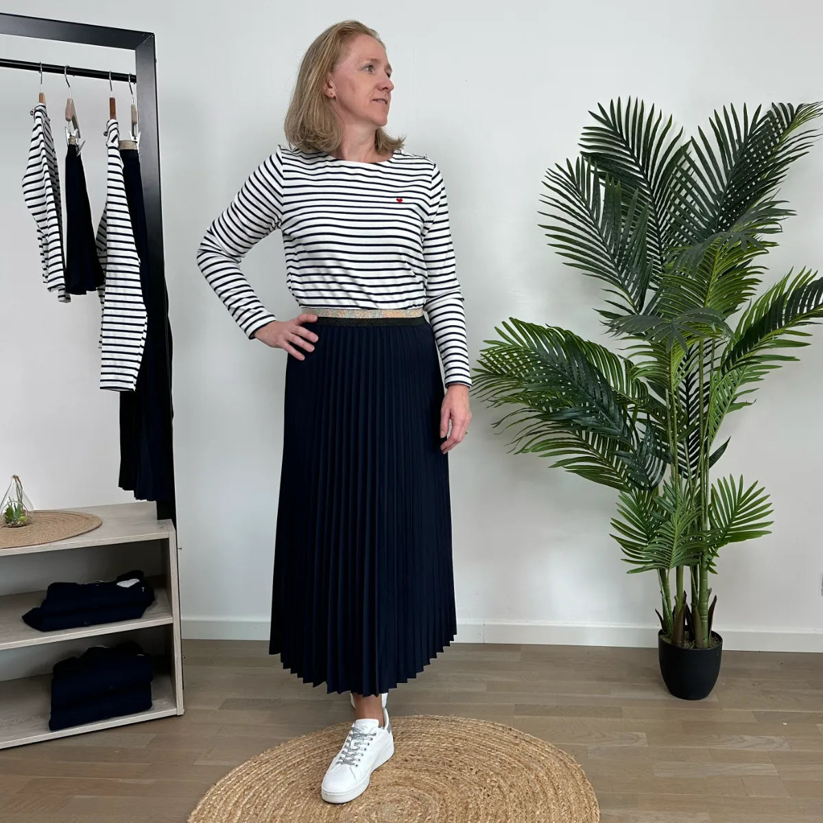 Jupe "plissée" marine à ceinture pailletée femme