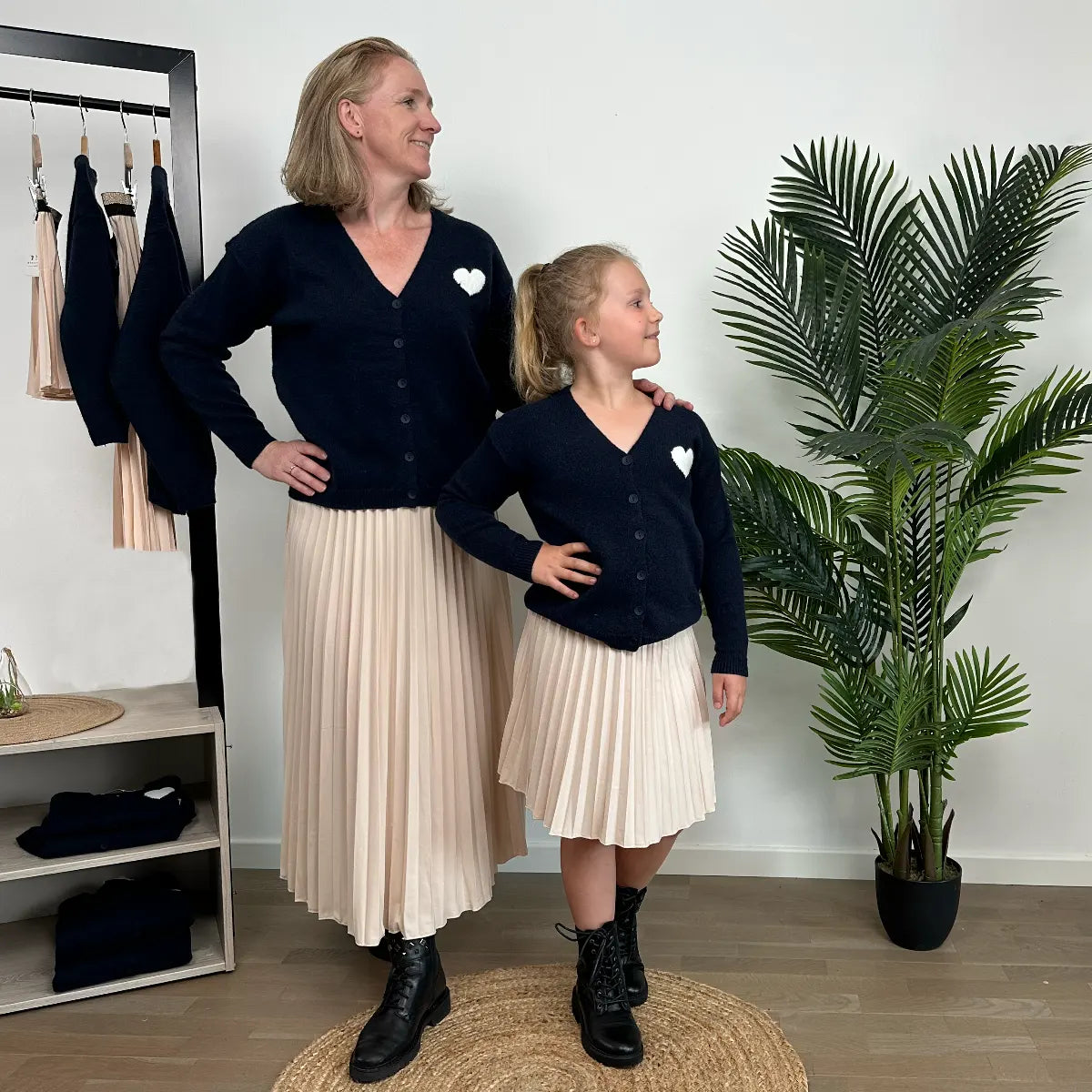 Jupe "plissée" marine courte à ceinture pailletée enfant