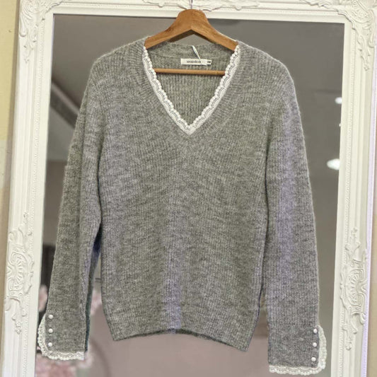 Pull gris col V dentelle