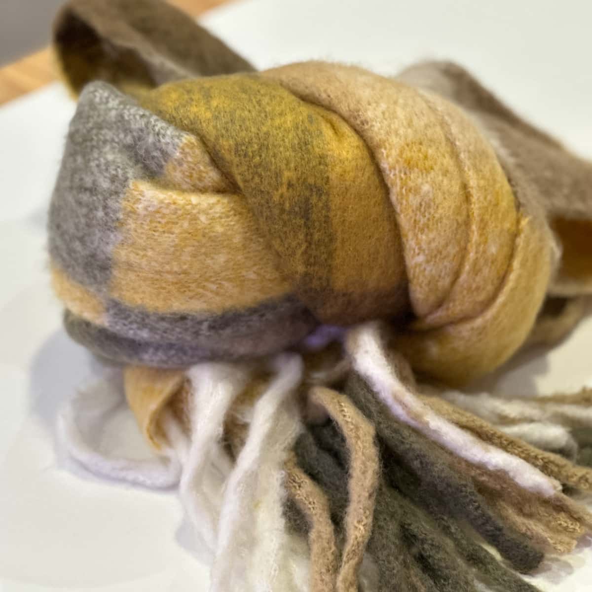 Echarpe couleurs moutarde et beige