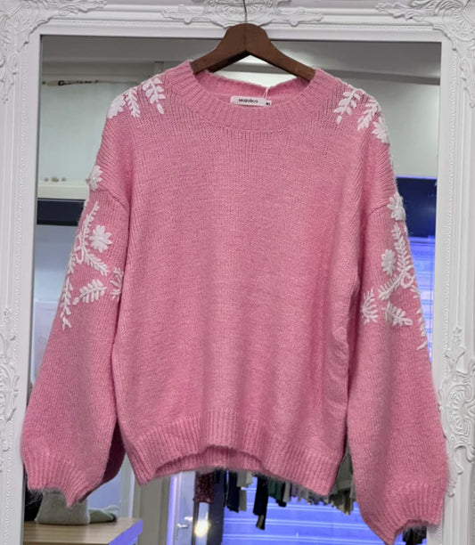 Pull rose manches brodées