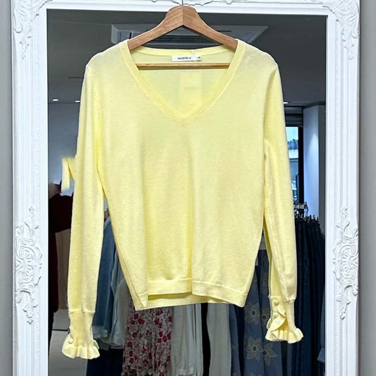 Pull jaune col V E26
