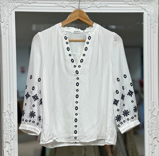 Blouse brodée marine manche E26