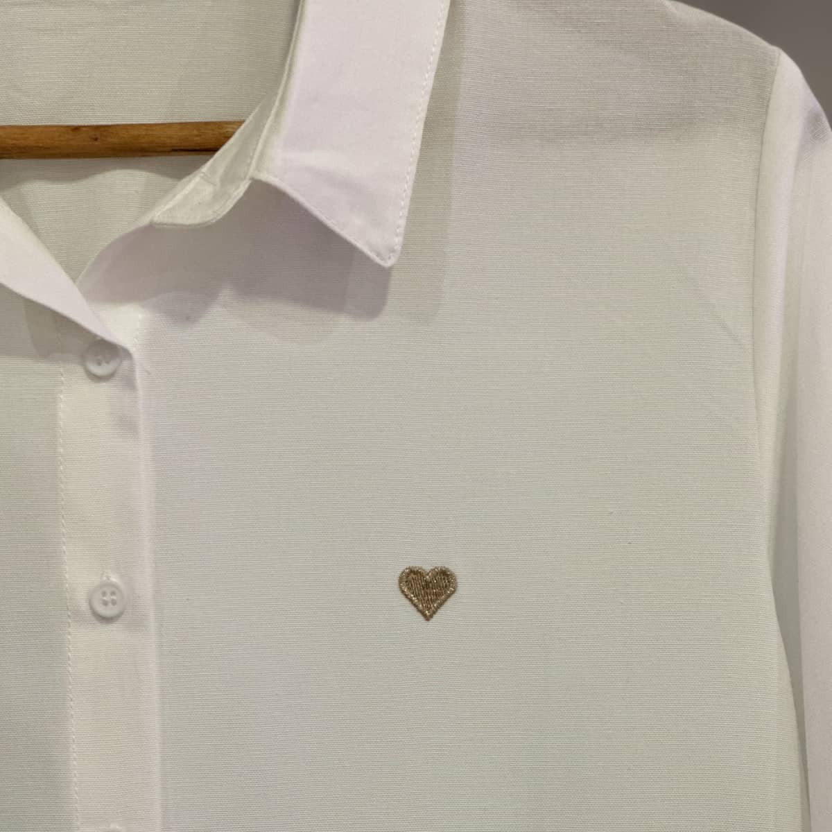 Chemise blanche coeur doré junior